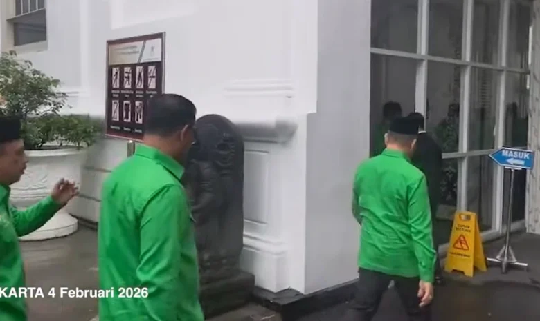Screenshot 2026-02-04 at 17-31-23 Cak Imin & Rombongan Petinggi PKB Geruduk Istana Temui Prabowo Bahas Apa - YouTube_11zon